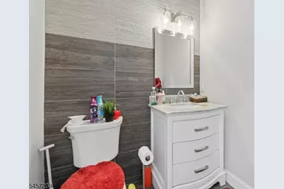16 Stuyvesant Ct, Clifton, NJ 07013 - Photo 12