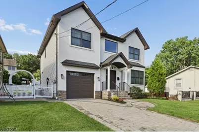 16 Stuyvesant Ct, Clifton, NJ 07013 - Photo 2