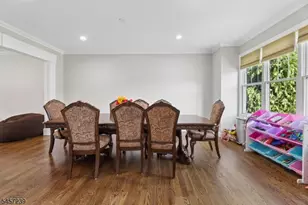 16 Stuyvesant Ct, Clifton, NJ 07013 - Photo 14