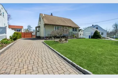 33 Adams St, Woodbridge Township, NJ 08830 - Photo 2
