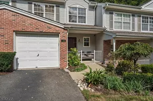 118 Brookside Ln, Mount Arlington, NJ 07856 - Photo 2