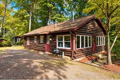 10 Cliff Rd, West Milford, NJ 07480 - Photo 2
