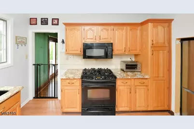 18 Minerva Ave, Hawthorne, NJ 07506 - Photo 8