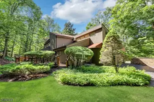 100 Cheshire Ln, Ringwood, NJ 07456 - Photo 4