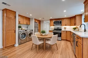 122 Bartine St, Somerville, NJ 08876 - Photo 2