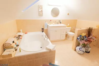 74 Raritan Rd, Linden, NJ 07036 - Photo 10