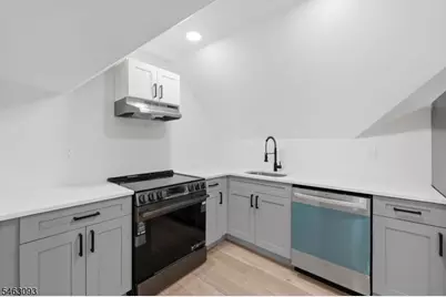 82 Grove St Unit #3, Montclair, NJ 07042 - Photo 4