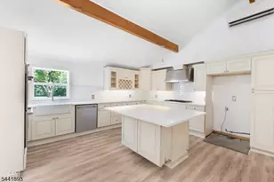 401 Bloomsbury Rd, Franklin Township, NJ 08804 - Photo 8