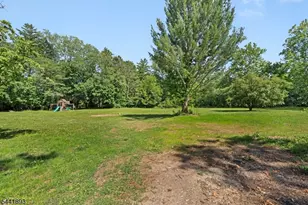 401 Bloomsbury Rd, Franklin Township, NJ 08804 - Photo 28