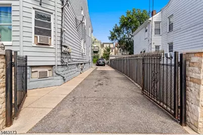 128 Redwood Ave, Paterson, NJ 07522 - Photo 32