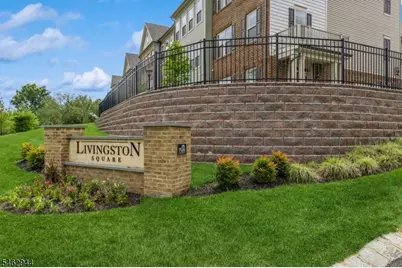 12 Braeburn Ct, Livingston, NJ 07039 - Photo 2