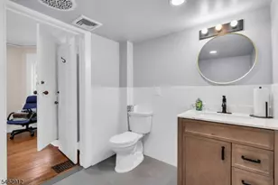 133 E 7th St, Plainfield, NJ 07060 - Photo 22