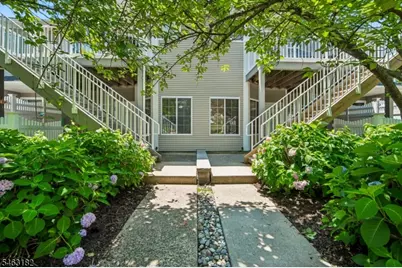 92 Ashley Court, Bedminster Township, NJ 07921 - Photo 2