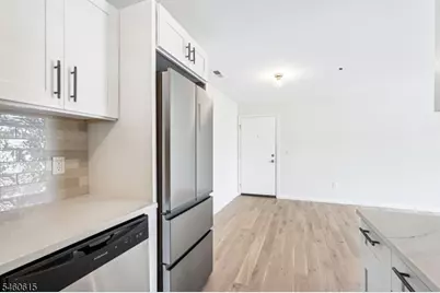 300 Schuyler Ave #16, Kearny, NJ 07032 - Photo 4