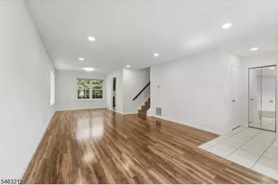 543 Manchester Ct, Piscataway Township, NJ 08854 - Photo 8