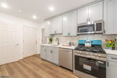 94 Washington Ave, Irvington, NJ 07111 - Photo 8