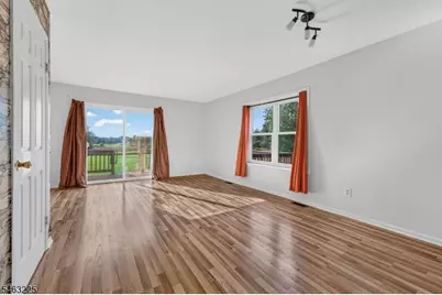 233 Spruce Ct, Raritan Township, NJ 08822 - Photo 4