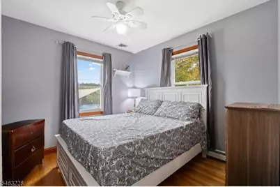 18 W Grochowiak St, South River, NJ 08882 - Photo 16