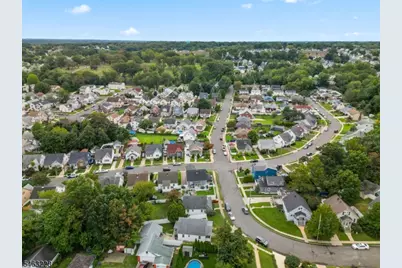 18 W Grochowiak St, South River, NJ 08882 - Photo 40