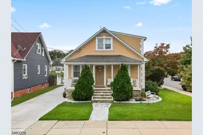 18 W Grochowiak St, South River, NJ 08882 - Photo 32