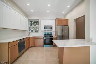 114 Peabody Pl, Newark, NJ 07104 - Photo 16