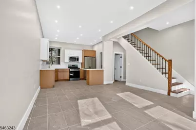 114 Peabody Pl, Newark, NJ 07104 - Photo 4