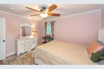 33 Lakeside Ave, Bloomingdale, NJ 07403 - Photo 16