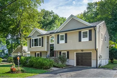 33 Lakeside Ave, Bloomingdale, NJ 07403 - Photo 1