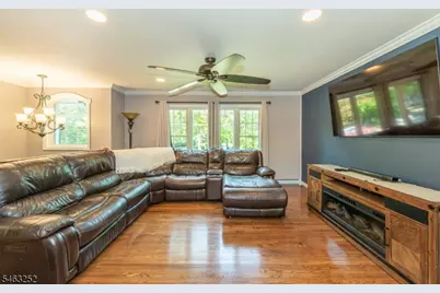 33 Lakeside Ave, Bloomingdale, NJ 07403 - Photo 4
