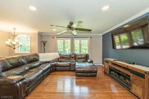 33 Lakeside Ave, Bloomingdale, NJ 07403 - Photo 4