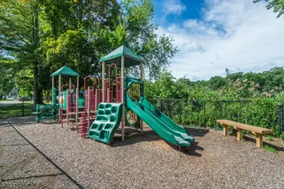 33 Lakeside Ave, Bloomingdale, NJ 07403 - Photo 48