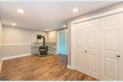33 Lakeside Ave, Bloomingdale, NJ 07403 - Photo 24