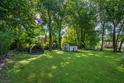 33 Lakeside Ave, Bloomingdale, NJ 07403 - Photo 38