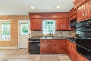 33 Lakeside Ave, Bloomingdale, NJ 07403 - Photo 14