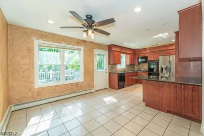 33 Lakeside Ave, Bloomingdale, NJ 07403 - Photo 8