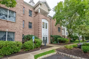 19 Zachary Way, Mount Arlington, NJ 07856 - Photo 2