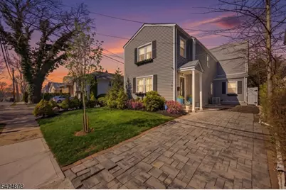 301 Roosevelt Ave, Hasbrouck Heights, NJ 07604 - Photo 20