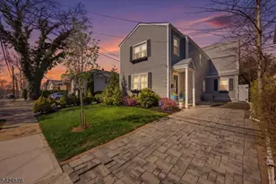 301 Roosevelt Ave, Hasbrouck Heights, NJ 07604 - Photo 20