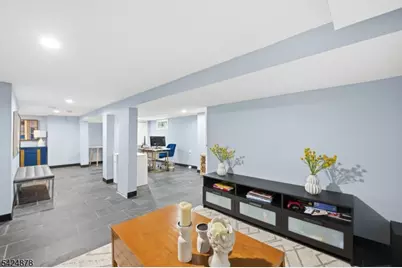301 Roosevelt Ave, Hasbrouck Heights, NJ 07604 - Photo 30