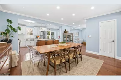 301 Roosevelt Ave, Hasbrouck Heights, NJ 07604 - Photo 24