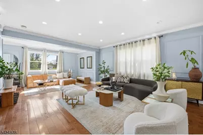 301 Roosevelt Ave, Hasbrouck Heights, NJ 07604 - Photo 14