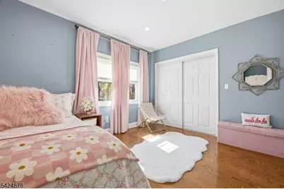 301 Roosevelt Ave, Hasbrouck Heights, NJ 07604 - Photo 18