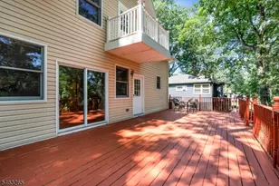 104 Bishops Rock Rd, Hopatcong, NJ 07843 - Photo 4