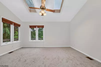 10 Hemlock Ct, Raritan Township, NJ 08822 - Photo 8