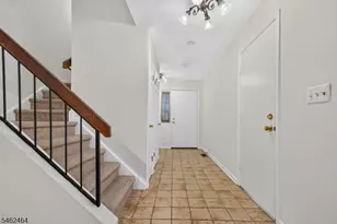 10 Hemlock Ct, Raritan Township, NJ 08822 - Photo 2