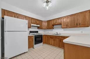 10 Hemlock Ct, Raritan Township, NJ 08822 - Photo 10