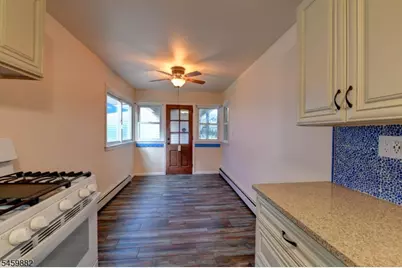 39 Sunset Rd, Pequannock Township, NJ 07444 - Photo 6