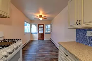 39 Sunset Rd, Pequannock Township, NJ 07444 - Photo 6
