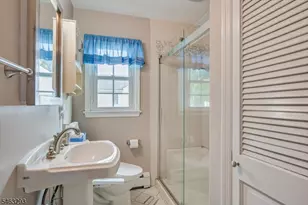 669 Old Post Rd, Edison Twp., NJ 08817 - Photo 26