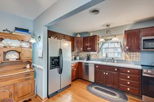 669 Old Post Rd, Edison Twp., NJ 08817 - Photo 18